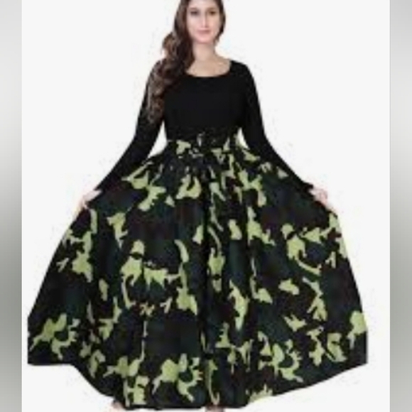 NWT Kari ChicCamo Maxi Skirt Sz "One Size" - Picture 1 of 2